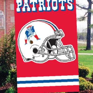 44x28-patriots-pat-on-helmet-applique-banner